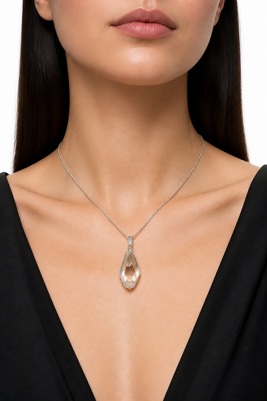 Brazilian Green Quartz Pendant (Clean Body) - NekokOi