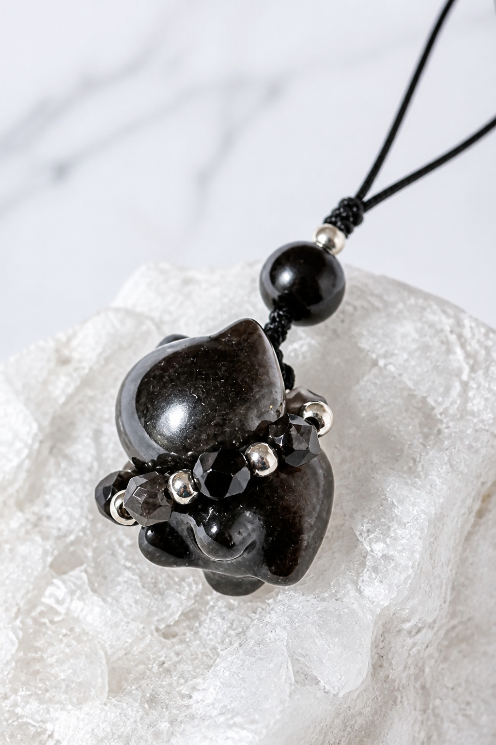Silver Obsidian Cat Charm – Protection & Grace - NekokOi