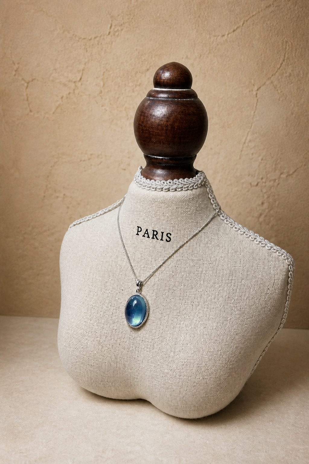 Elegantly Crafted Aquamarine Pendant Necklace for Serenity and Style