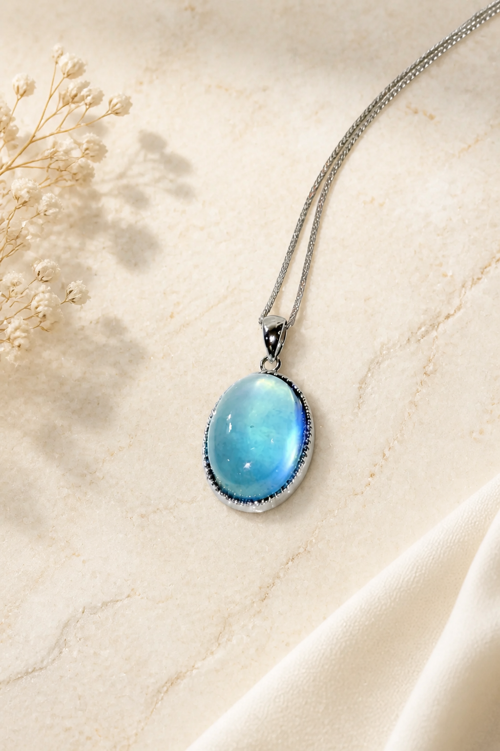 Elegantly Crafted Aquamarine Pendant Necklace for Serenity and Style